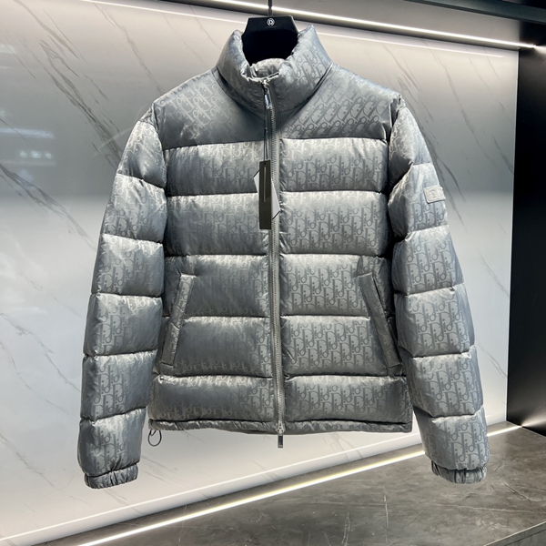 ハイクオリティダウンジャケット背面デザイン